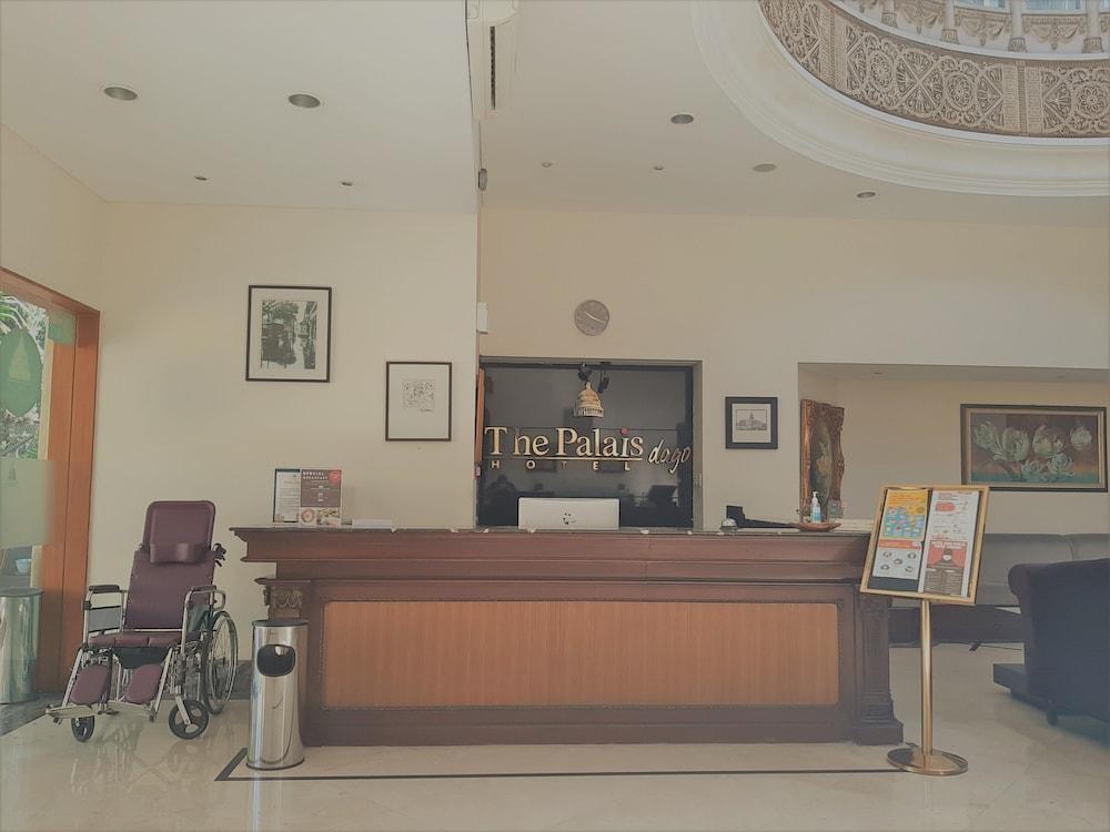 The Palais Hotel Dago Bandung Exteriör bild