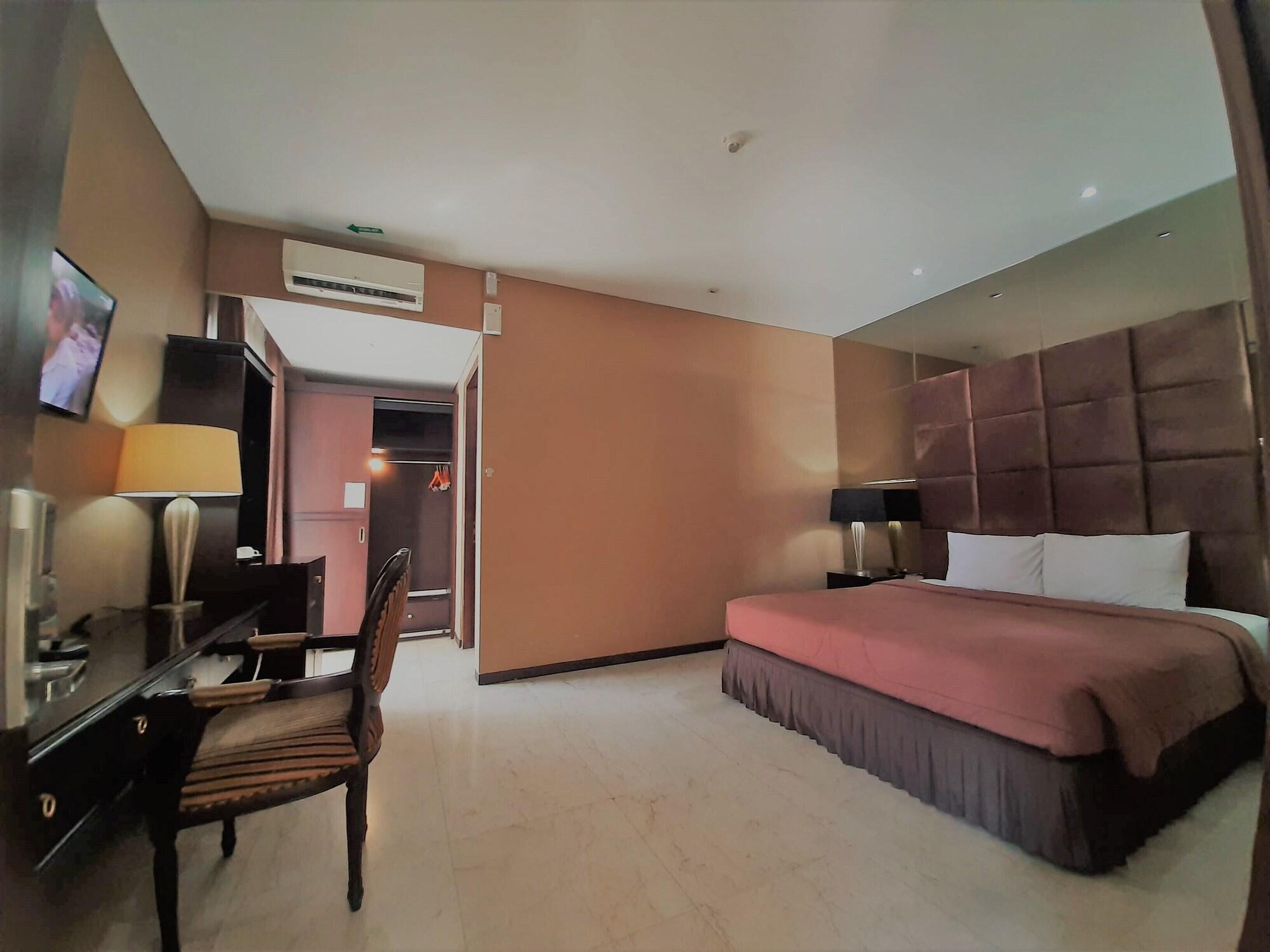 The Palais Hotel Dago Bandung Exteriör bild