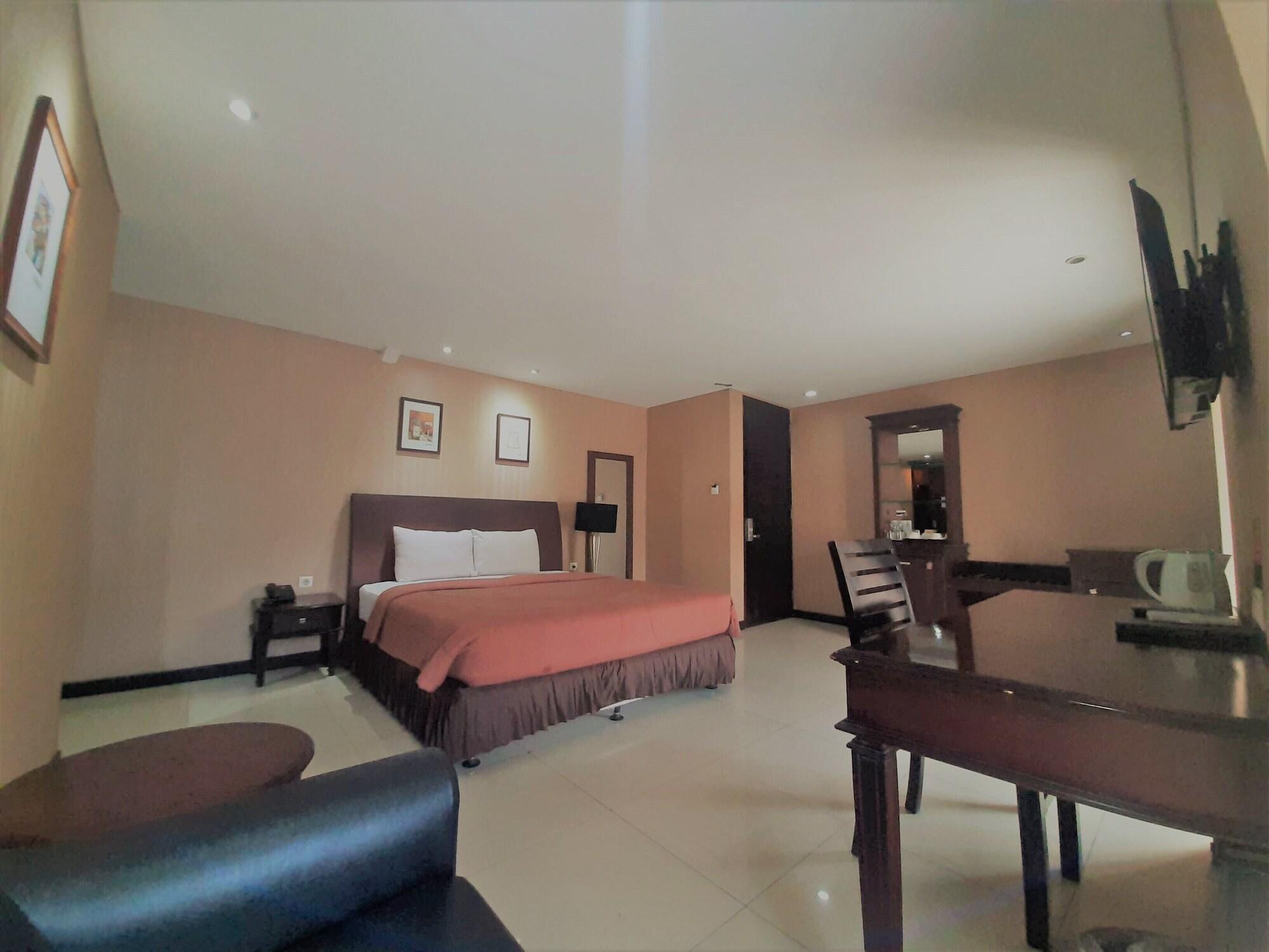 The Palais Hotel Dago Bandung Exteriör bild