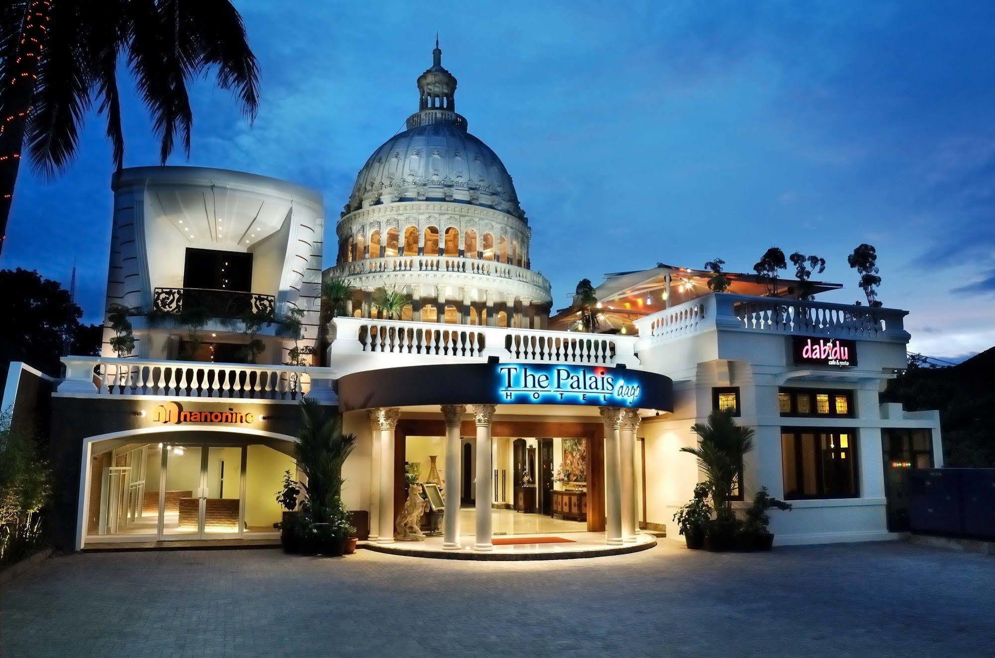 The Palais Hotel Dago Bandung Exteriör bild